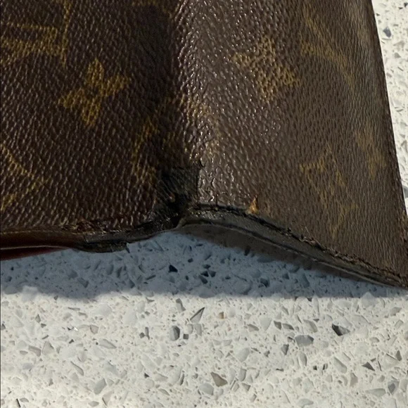 Louis Vuitton Brown Monogram Sarah Wallet - Picture 12 of 13